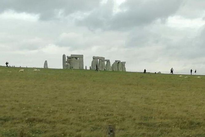 Private Round Transportation: London to London with Stopover at Stonehenge - The Itinerary in Detail