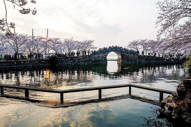 Private Round Trip Transfer to Top Wuxi Attractions from Shanghai - Key Points