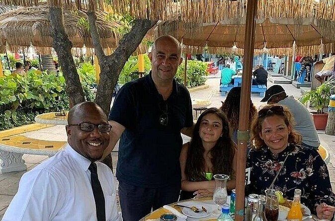 Private Roundtrip Sedan Airport Transfer to Downtown Nassau - FAQ: Your Questions Answered