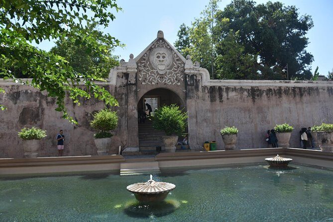 Private Royal Heritage Tour: Yogyakarta Palace, Watercastle, Sonobudoyo Museum - Exploring Yogyakarta’s Heritage in Depth