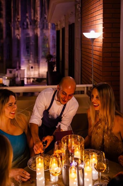 Private Sagrada Familia Wine Tasting & 3-Course Dinner - Key Points