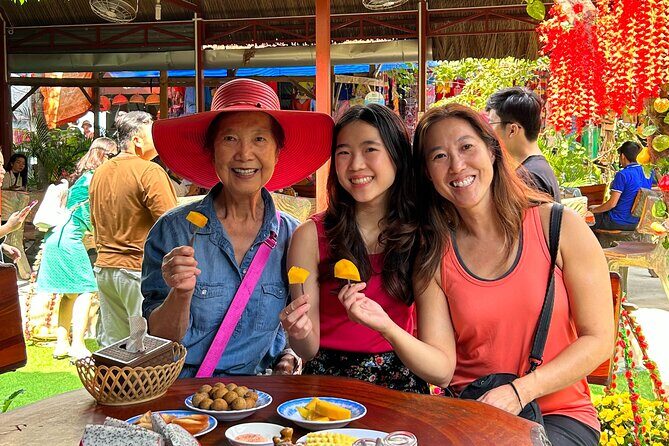 Private Saigon Ultimate Street Food and Sightseeing By Motorbike - The Final Stop: Saigon River & Night Views