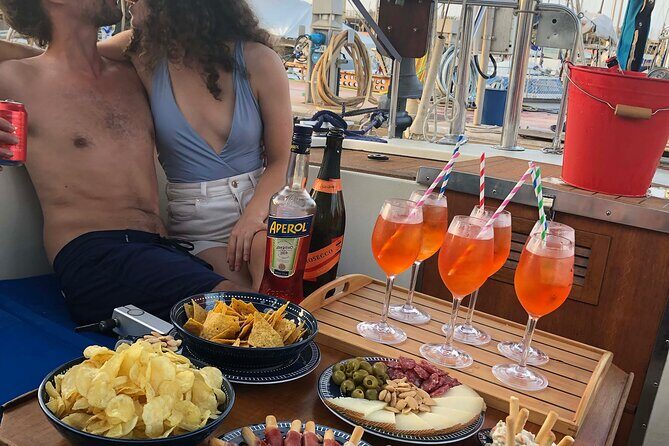 Private Sailboat Trip with Drink and Snack - Key Points