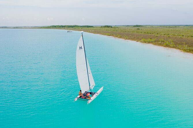 Private Sailing between Mangroves - An In-Depth Look at the Bacalar Private Sailing Tour