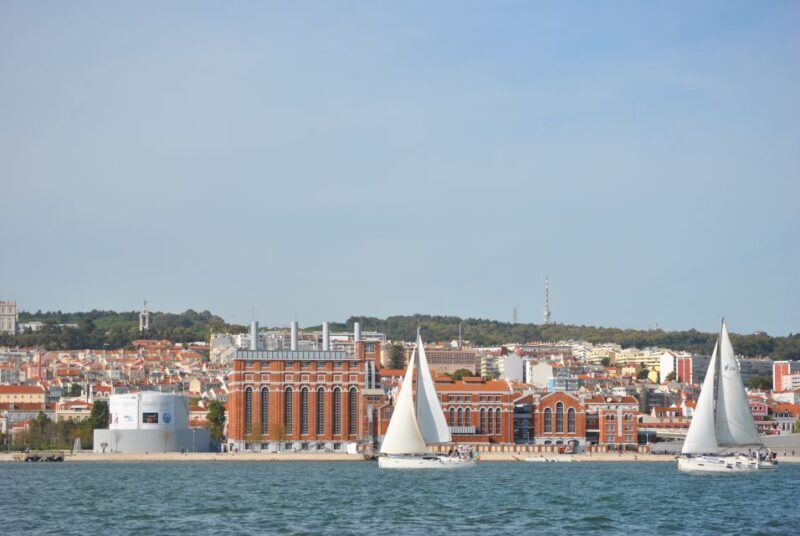 Private Sailing Boat Tour Lisbon with a drink: 2 to 8 Hours - Meeting and Timing