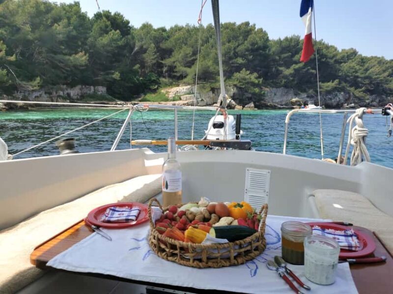 Private sailing excursion & Provençal picnic - Key Points
