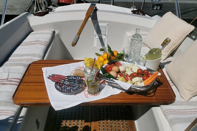 Private sailing excursion & Provencal picnic - An In-Depth Look at the Sailing & Picnicking Experience