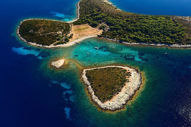 Private Sailing Tour with Snorkeling in Hvar Pakleni Islands - Setting the Scene: What to Expect from the Tour