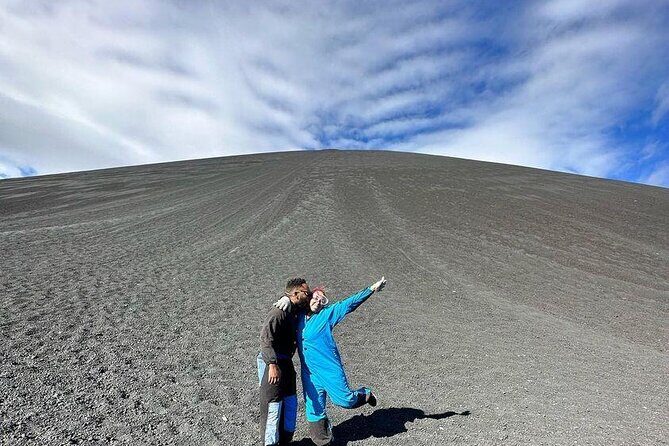 Private Sandboarding Tour Cerro Negro and the Central Park of León - Key Points