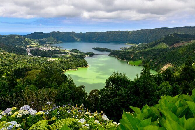 Private 'Sao Miguel Highlights' Tour for groups up to 8 - A Deep Dive into the São Miguel Highlights Tour
