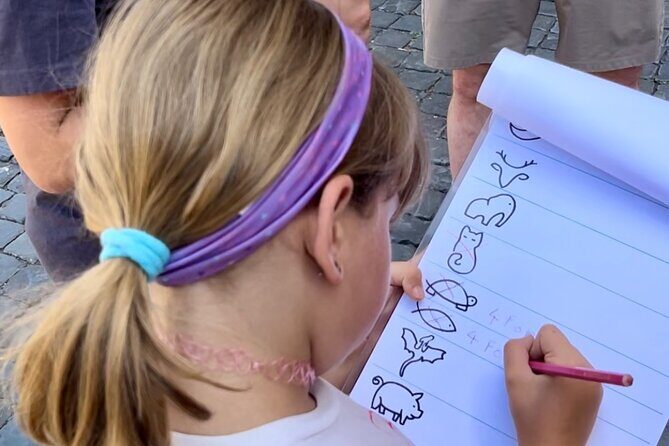 Private Scavenger Hunt Art Lab for FamiliesWith Romes Landmarks - A Closer Look at the Art Lab Family Tour in Rome