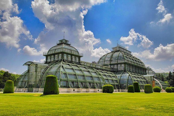 Private Scenic Transfer from Budapest to Vienna with 4h of Sightseeing - FAQs