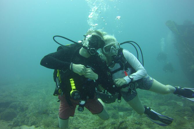 Private SCUBA Dive the reefs of Key Largo for up to 8 certified divers - Key Points