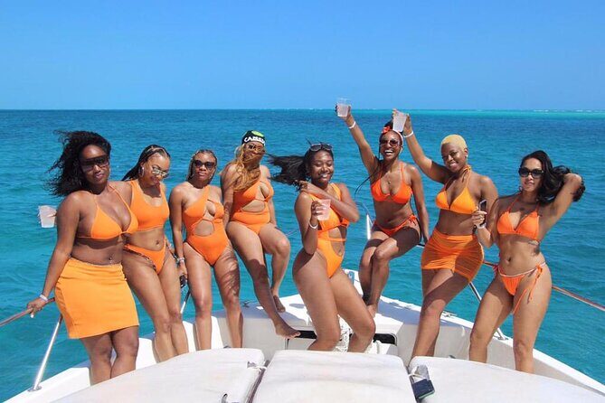 Private SeaRay 47ft Yacht Rental Cancun 23P6 - Detailed Breakdown of the Yacht Experience