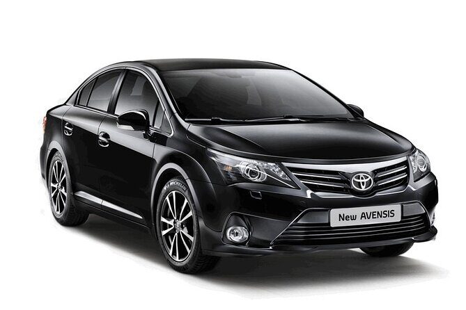 Private Sedan (4 seats) Transfer from Dublin Airport to Dublin City Center - Smooth Start: A Private Sedan Transfer from Dublin Airport to Dublin City Center