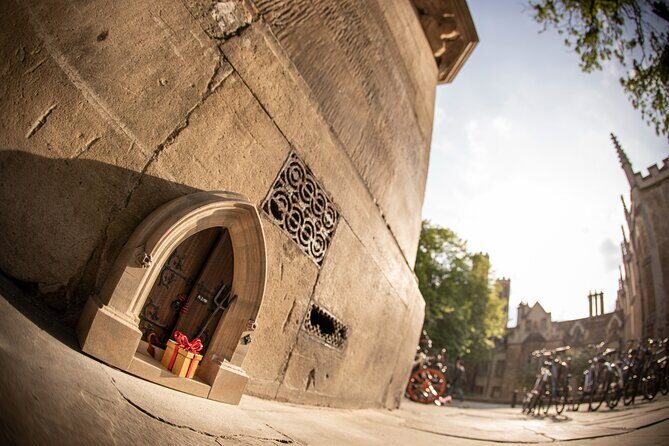 Private Self-Guided Dinky Door Hunt in Cambridge - Key Points
