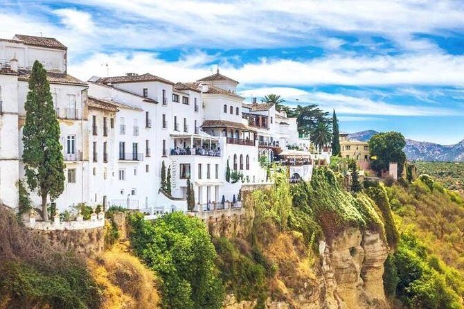 Private Seville Transfer to Malaga Including Visit to Ronda - Exploring Ronda: A highlight of the day