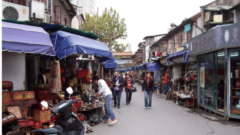 Private Shanghai Shopping Tour with Local Shopping Guru - Key Points