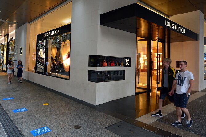 Private Shopping Tour from Brisbane hotels to DFO Brisbane - Who Should Consider This Experience?