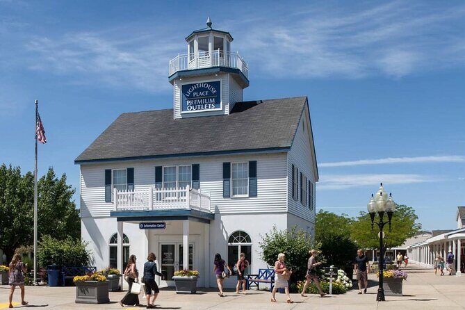 Private Shopping Tour from Chicago to Lighthouse Place Outlets - Quick Overview