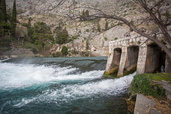 Private Shore Excursion: Dubrovnik Countryside & Historical Walking Tour - Exploring Dubrovnik’s Countryside and Historic Heart