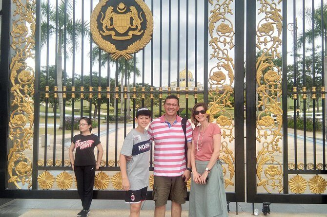 Private Shore Excursion Sightseing Putrajaya and Kuala-Lumpur - Who Will Enjoy This Tour?