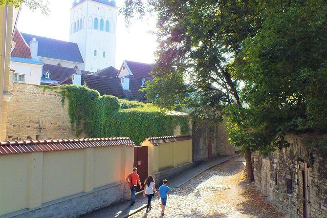 Private Shore Excursion: Tallinn Old Town Walking Tour with Round-Trip Transfer - Authenticity and Local Insights