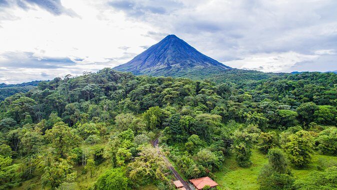 Private Shuttle from San José Intl Airport to La Fortuna - Who Should Consider This Service?