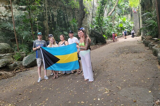 Private Sightseeing Tour Around Nassau by Bus - Key Points