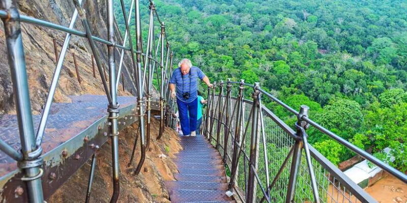 Private Sigiriya and Dambulla Day Tour from Colombo - Key Points