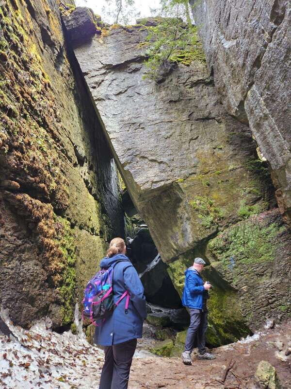Private Singhampton Caves Hike - Collingwood/Blue Mountain - A Closer Look at the Scenic Highlights