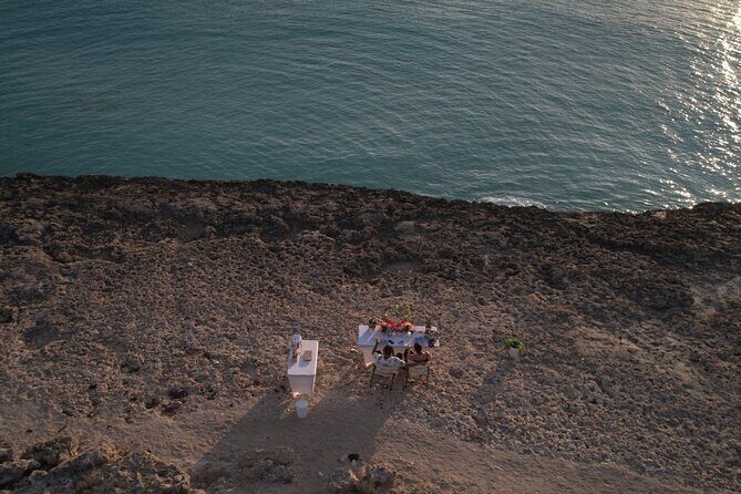 Private Sip and Paint Experience for Couples in Aruba - FAQ