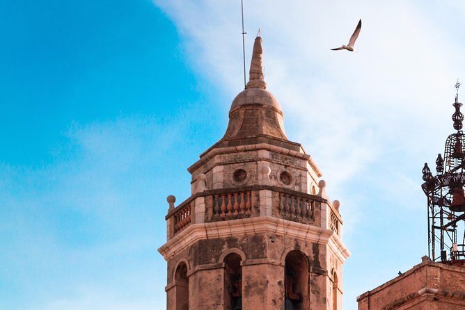 Private Sitges Tour with Wine Tasting, Chocolate & Local Lunch - Key Points