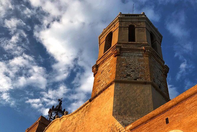 Private Sitges Tour with Wine Tasting, Chocolate & Local Lunch - The Sum Up
