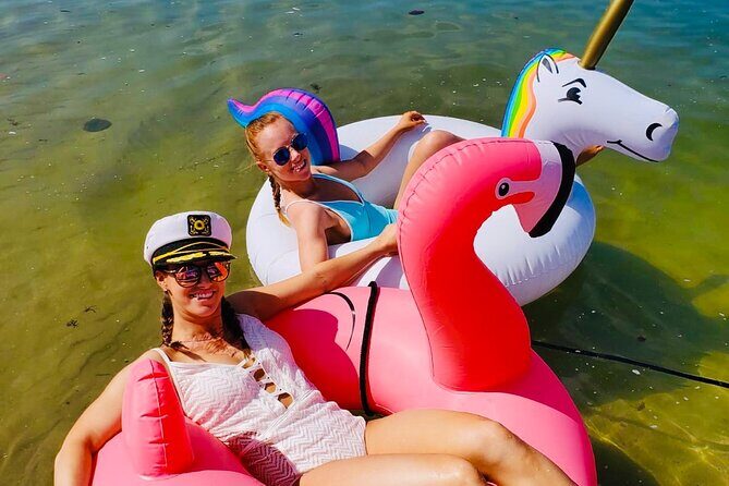 Private + Spacious Boat in For Lauderdale, can hold up to 21 ppl - Key Points