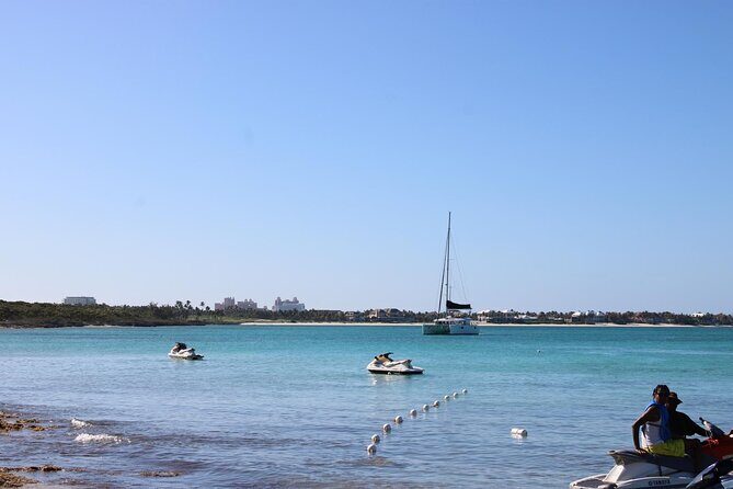 Private speed boat beach and bar hopping visiting Rose island - Key Points