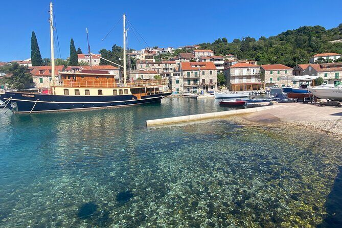 Private speedboat tour from Trogir and Split all around Island olta - FAQs