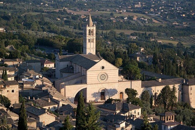 Private St. Francis Basilica of Assisi and City Walking Tour - Detailed Breakdown of the Itinerary