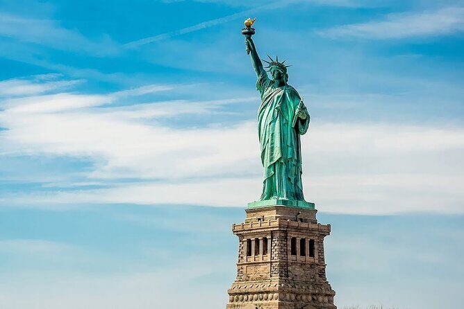 Private Statue of Liberty and Ellis Island Tour - Key Points