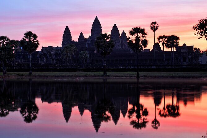 Private Sunrise Angkor Wat Tour with pickup from your hotel - Key Points