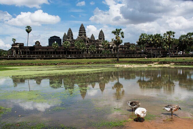 Private Sunrise Angkor Wat Tour with pickup from your hotel - FAQ
