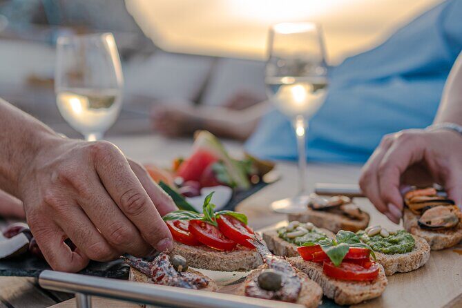 Private Sunset Aperitif on a Boat in the Gulf of Poets - The Sum Up