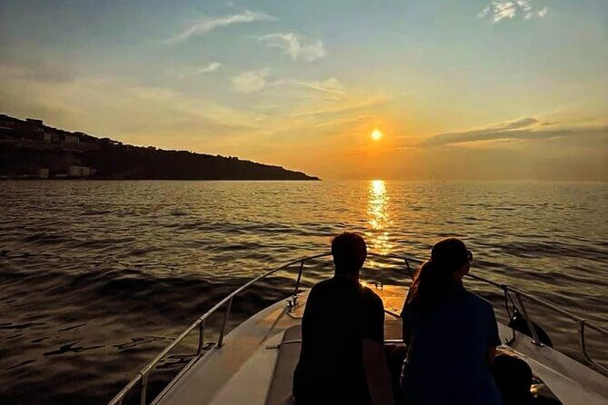 Private sunset boat tour - A Detailed Look at the Sunset Boat Tour in Sorrento