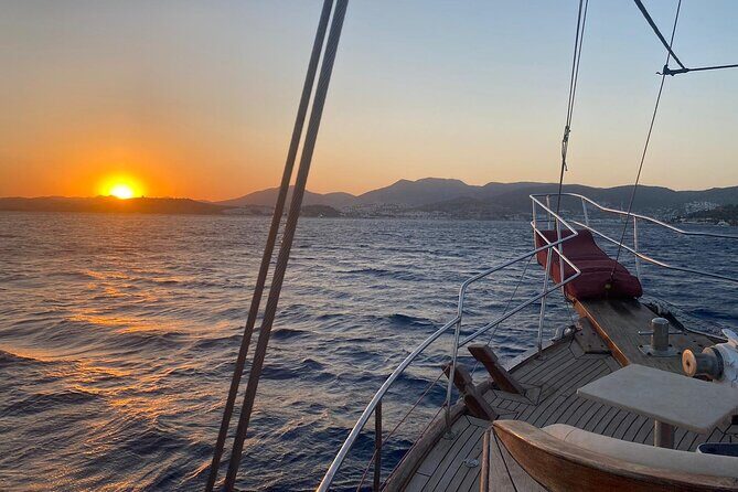 Private Sunset Boat Tour in Bodrum With Dinner - A Deep Dive into the Sunset Boat Experience