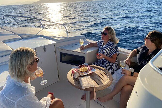 Private Sunset Cruise in San Jose del Cabo Appetizers,open bar - The Sum Up
