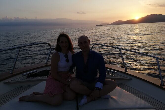 Private Sunset Cruise with Prosecco Onboard - An In-Depth Look at this Sunset Cruise Experience