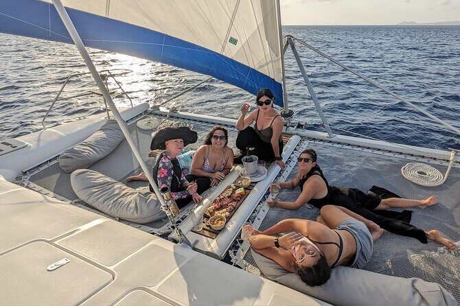 Private Sunset Dinner Cruise in Bonaire w/ Sailing & Snorkeling - Who Should Consider This Tour?