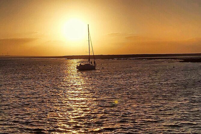 Private Sunset Sailing Tour from Corralejo Fuerteventura 3h - A Deep Dive into the Experience