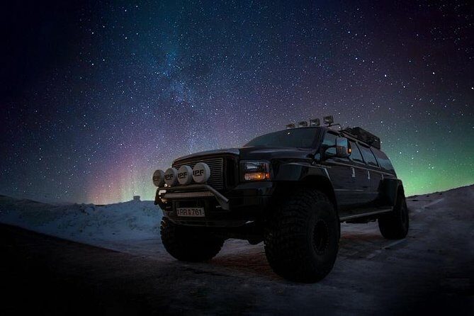 Private Super Jeep Northern lights hunt from Reykjavik - The Allure of a Private Northern Lights Tour
