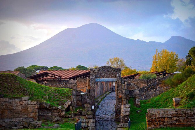 Private Tasfer With Pompeii Stop - Key Points